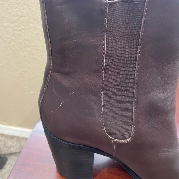 NEW Calvin Klein Maggie Chelsea Boots Heel Size 10 - Picture 9 of 10